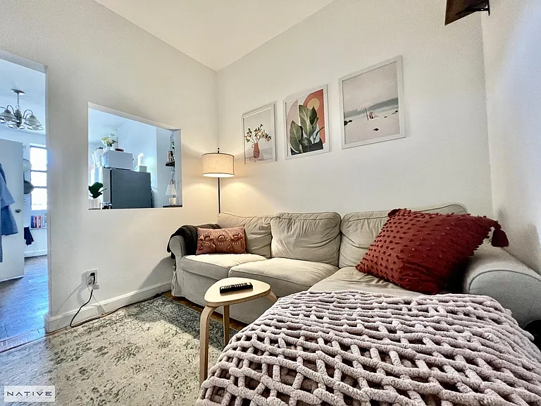 157 India St #3R — Photo 4