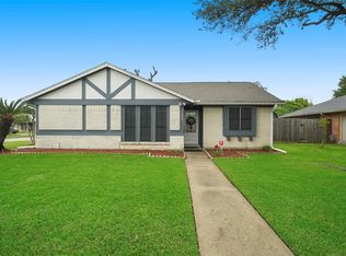 11723 Crockett Dr, La Porte, TX 77571