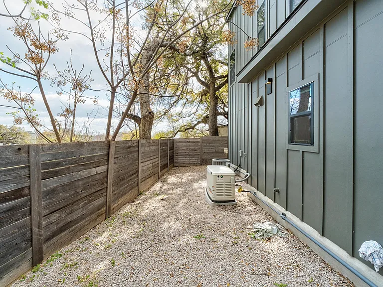1183 Oakgrove Ave #2 — Photo 22
