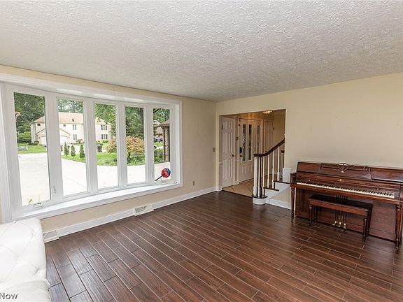 5th image of 29771 Hilliard Oak Ln