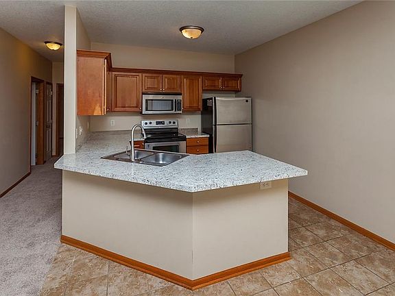 4th image of 525 Kelsey Ln