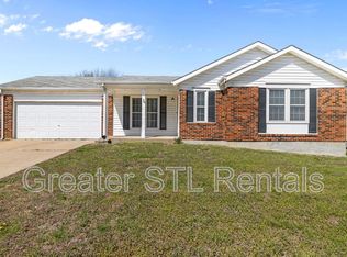 208 Laurelwood Dr, Saint Peters, MO 63376