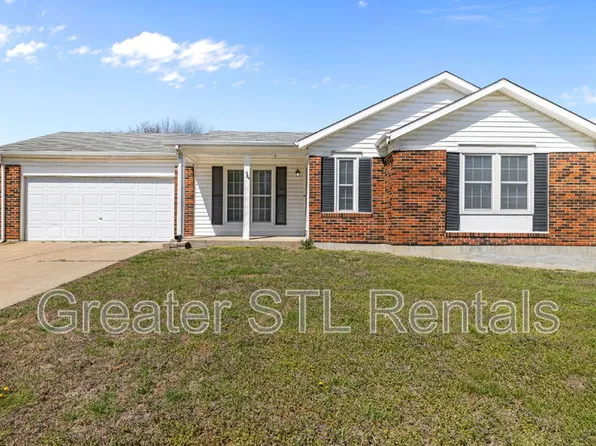 208 Laurelwood Dr, Saint Peters, MO 63376