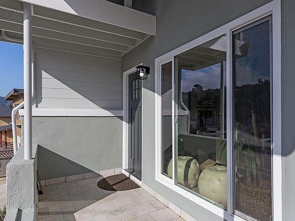 2nd image of 742 Serra Dr