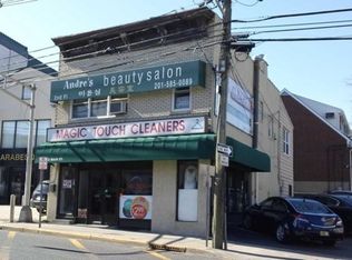 562 Main St, Fort Lee, NJ 07024