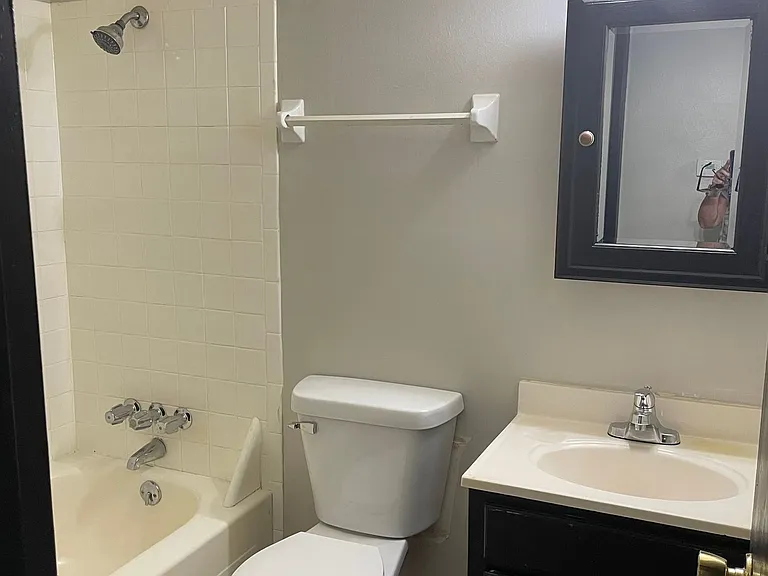 Southview Apartments — Photo 7
