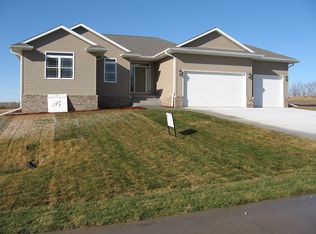 2813 Deborah Dr, Fremont, NE 68025
