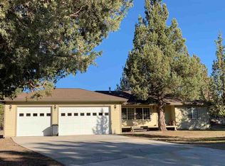 6141 Hogan Dr, Weed, CA 96094