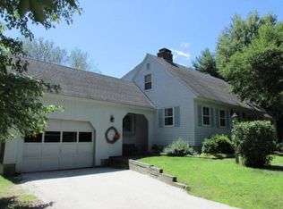 45 Stearns Rd, Amherst, NH 03031