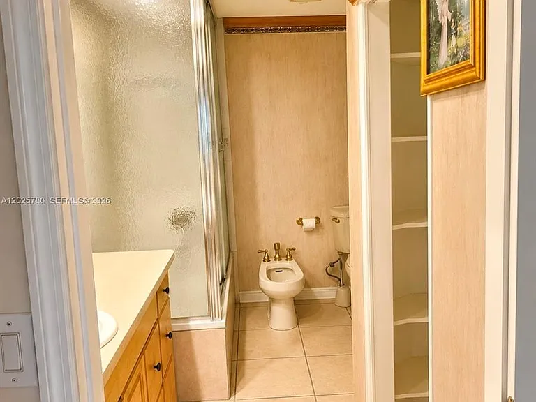 3082 S Oakland Forest Dr #1301 — Photo 14