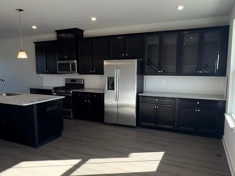 921 Playfair Terrace Way — Photo 2