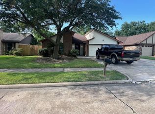 602 Briarclift Ln, Baytown, TX 77521