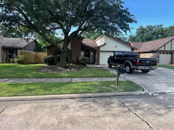 602 Briarclift Ln, Baytown, TX 77521