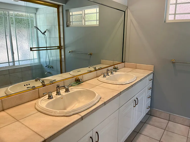 4635 Nomad Dr — Photo 10