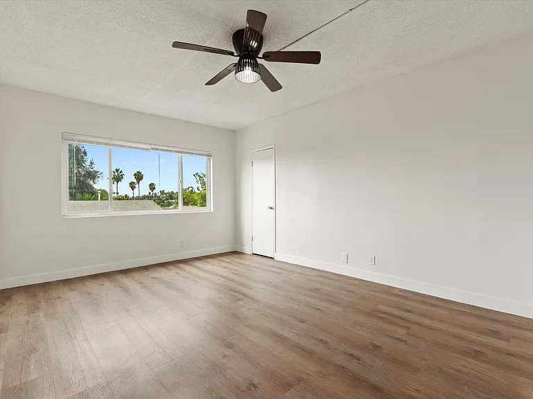 3925 Barrett Rd — Photo 4
