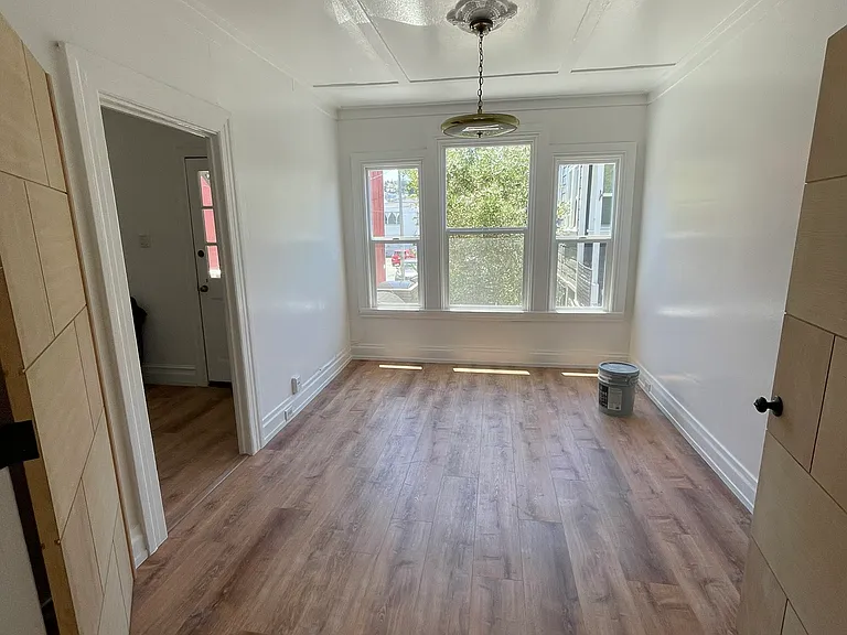 1874 Donner Ave — Photo 10
