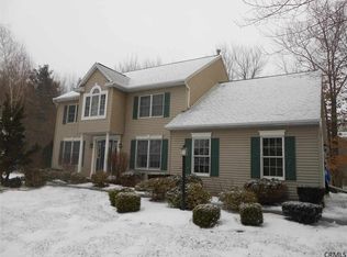 47 Orchardview Dr, Halfmoon, NY 12065