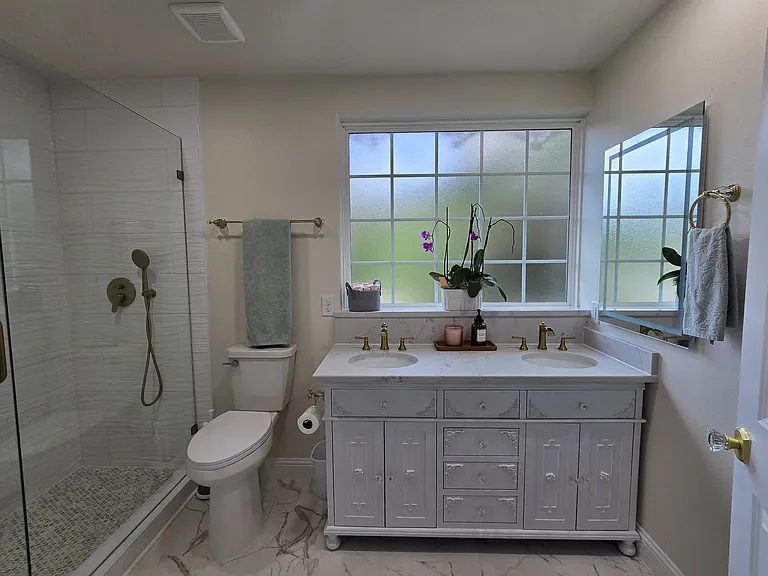 401 E Chestnut St — Photo 15