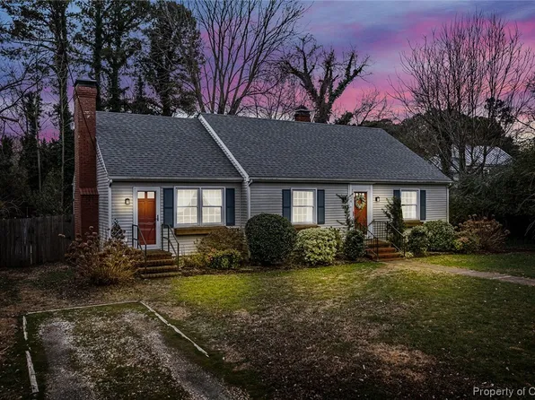 24 Dogwood Ln, Kilmarnock, VA 22482