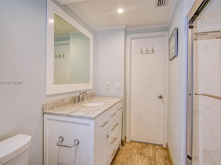 2900 Banyan St #408 — Photo 14