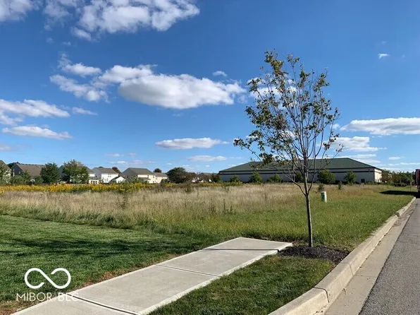 15380 Endeavor Dr, Noblesville, IN 46060