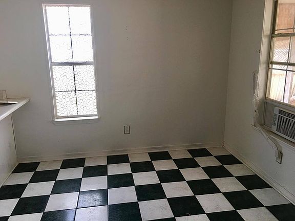 5th image of 944 Southern Oaks Ct