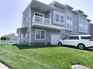 172 White Sands Way #A, Arverne, NY 11692