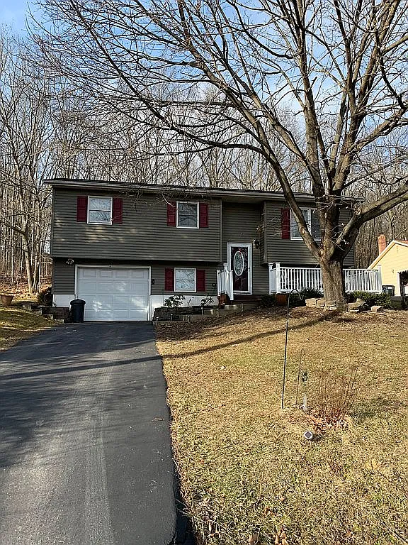 18 Harvard Rd photo 1