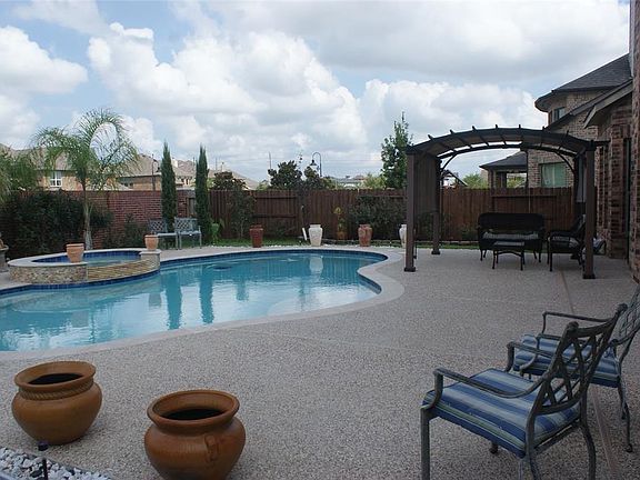 2nd image of 3422 Stone Springs Dr