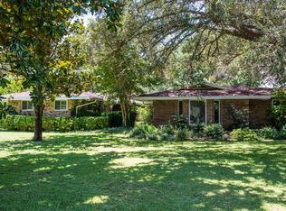 208 Country Club Rd, Shalimar, FL 32579