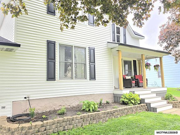 5th image of 213 Jefferson St