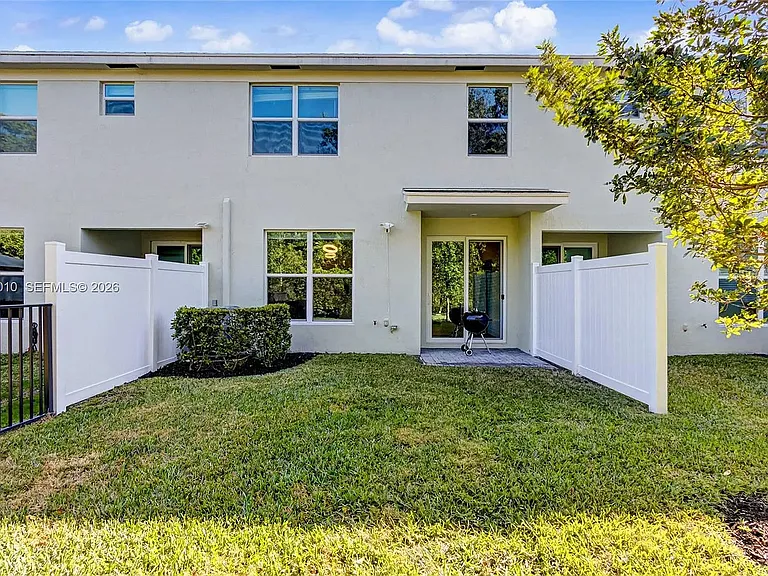 4303 Hammock Grove Dr — Photo 22