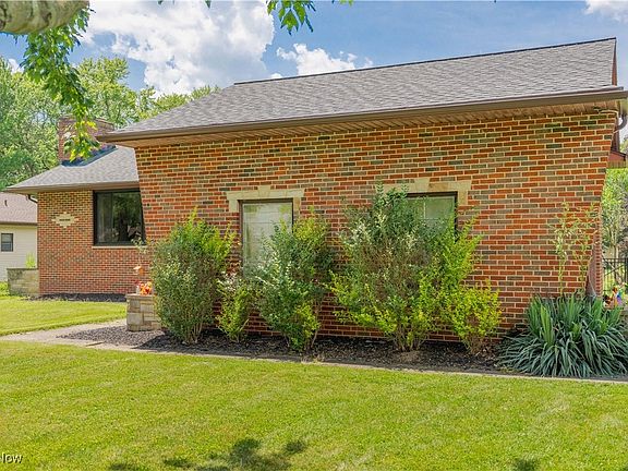 3rd image of 8240 Craig Ln