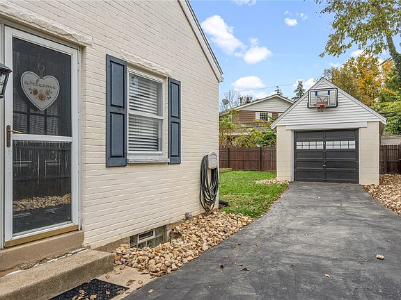 4th image of 114 Oak Knoll Dr