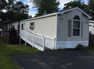 2 Pond Dr, Brunswick, ME 04011