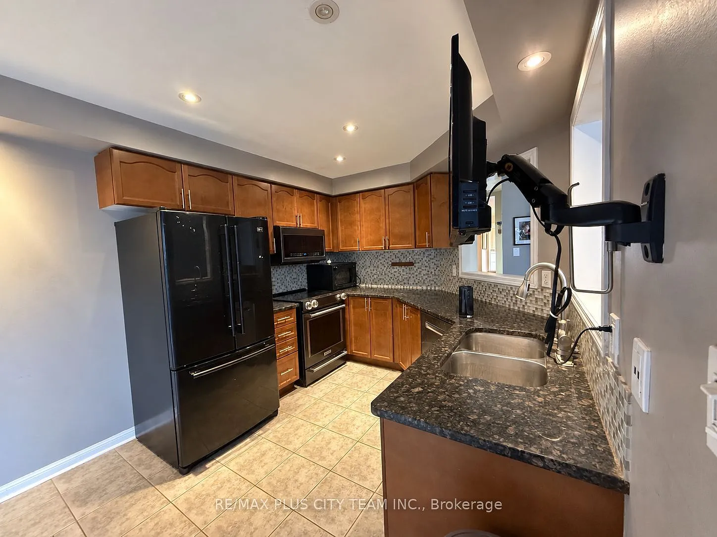 5 bed, $3,500 — Photo 4