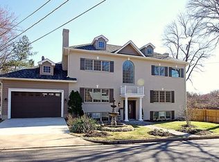 6820 27th St N, Arlington, VA 22213