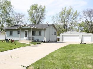 4338 E Studio Ln, Oak Creek, WI 53154
