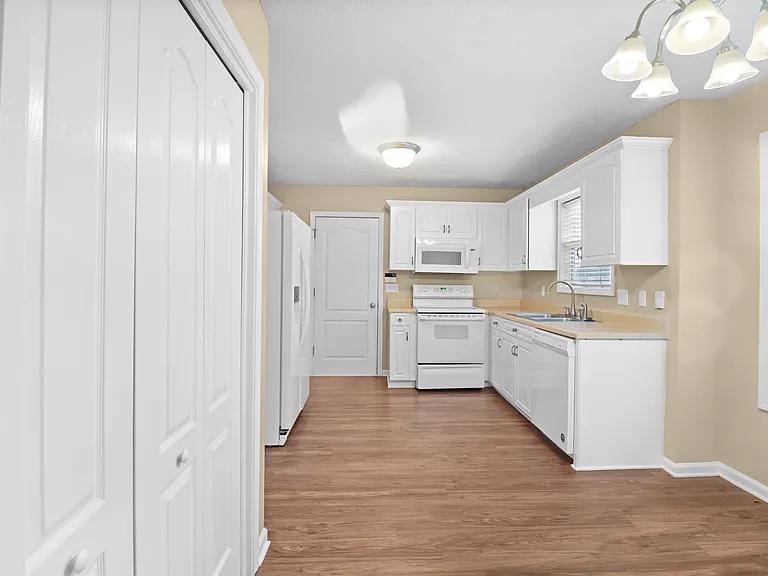 3368 Marrast Dr — Photo 15