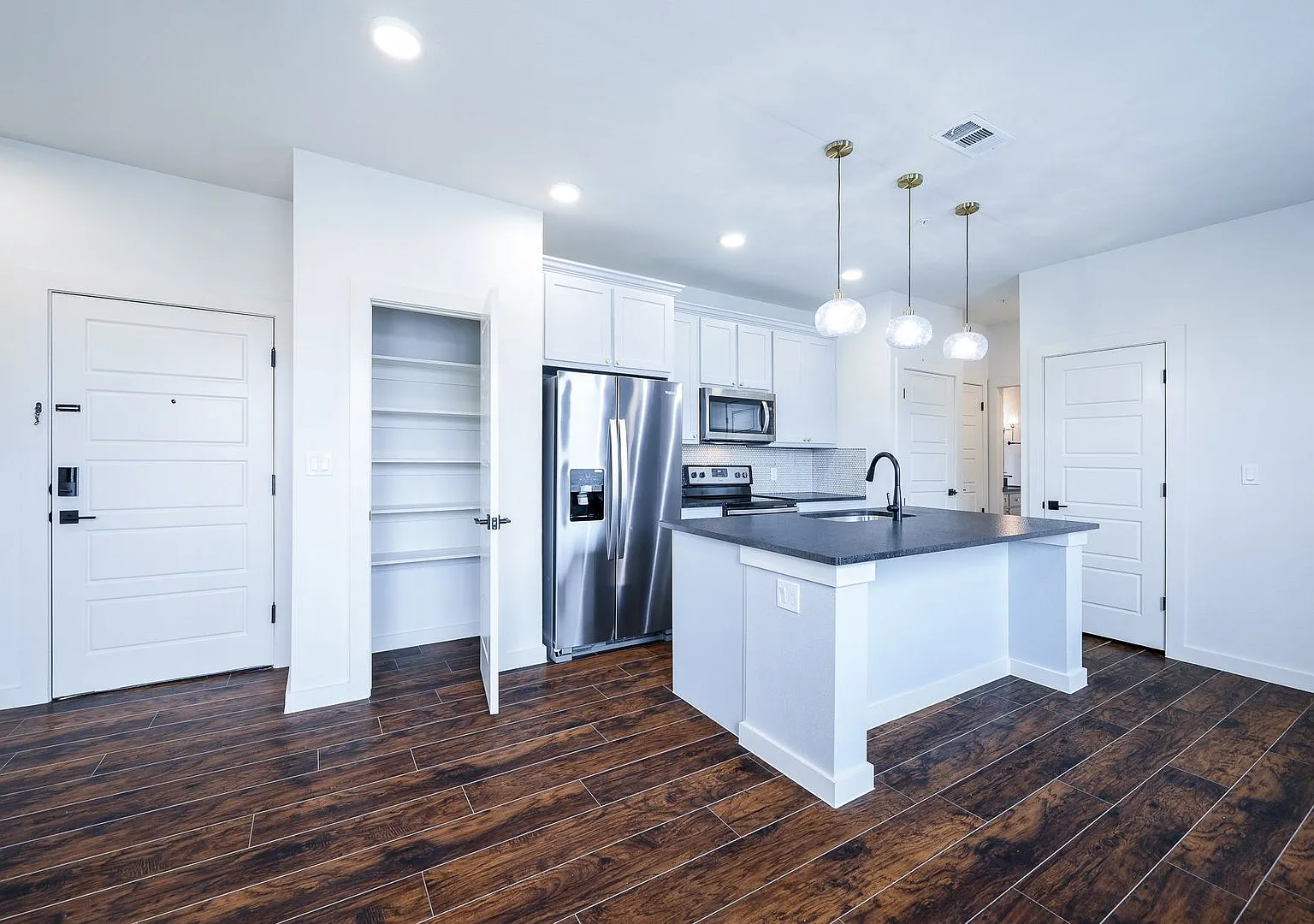 3120 Cockrell — Photo 3