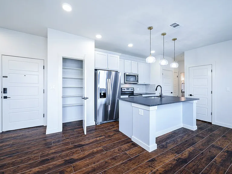 3120 Cockrell — Photo 14
