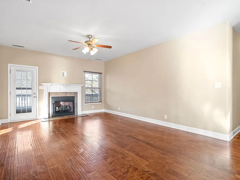 955 Terraceside Cir — Photo 7