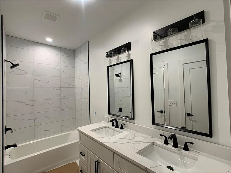 556 Seal Pl NE #B — Photo 14