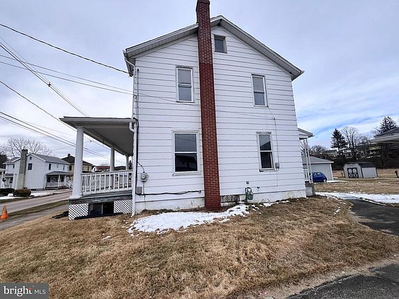 2nd image of 219 Large St