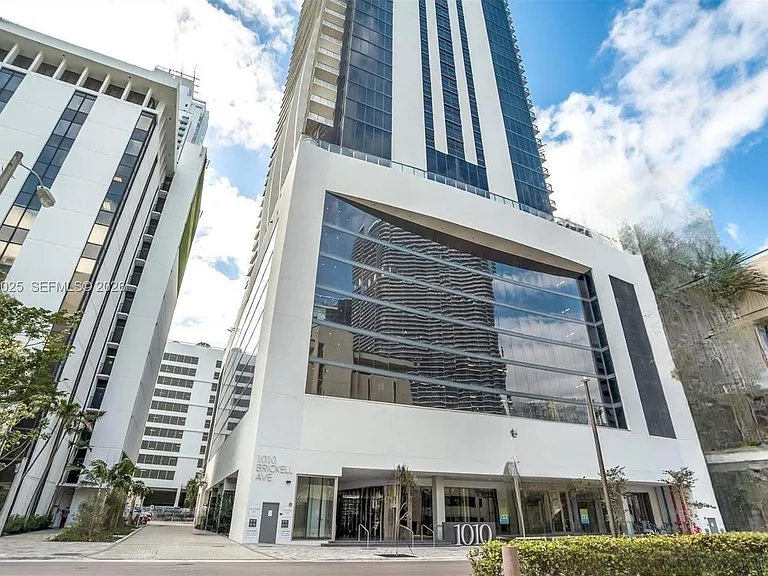 1010 Brickell Ave #2910 — Photo 2