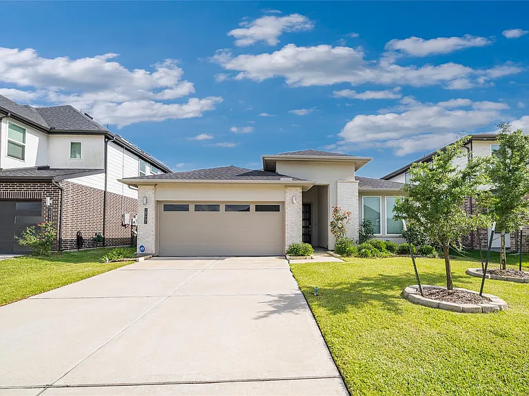 28447 Halle Ray Dr — Photo 1