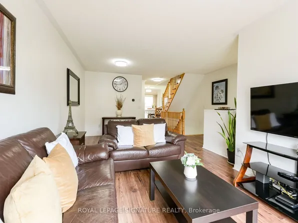 3020 Cedarglen Gate #21, Mississauga, ON L5C 4S7