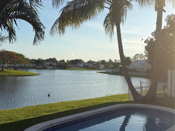 13950 Oak Ridge Dr, Davie, FL 33325