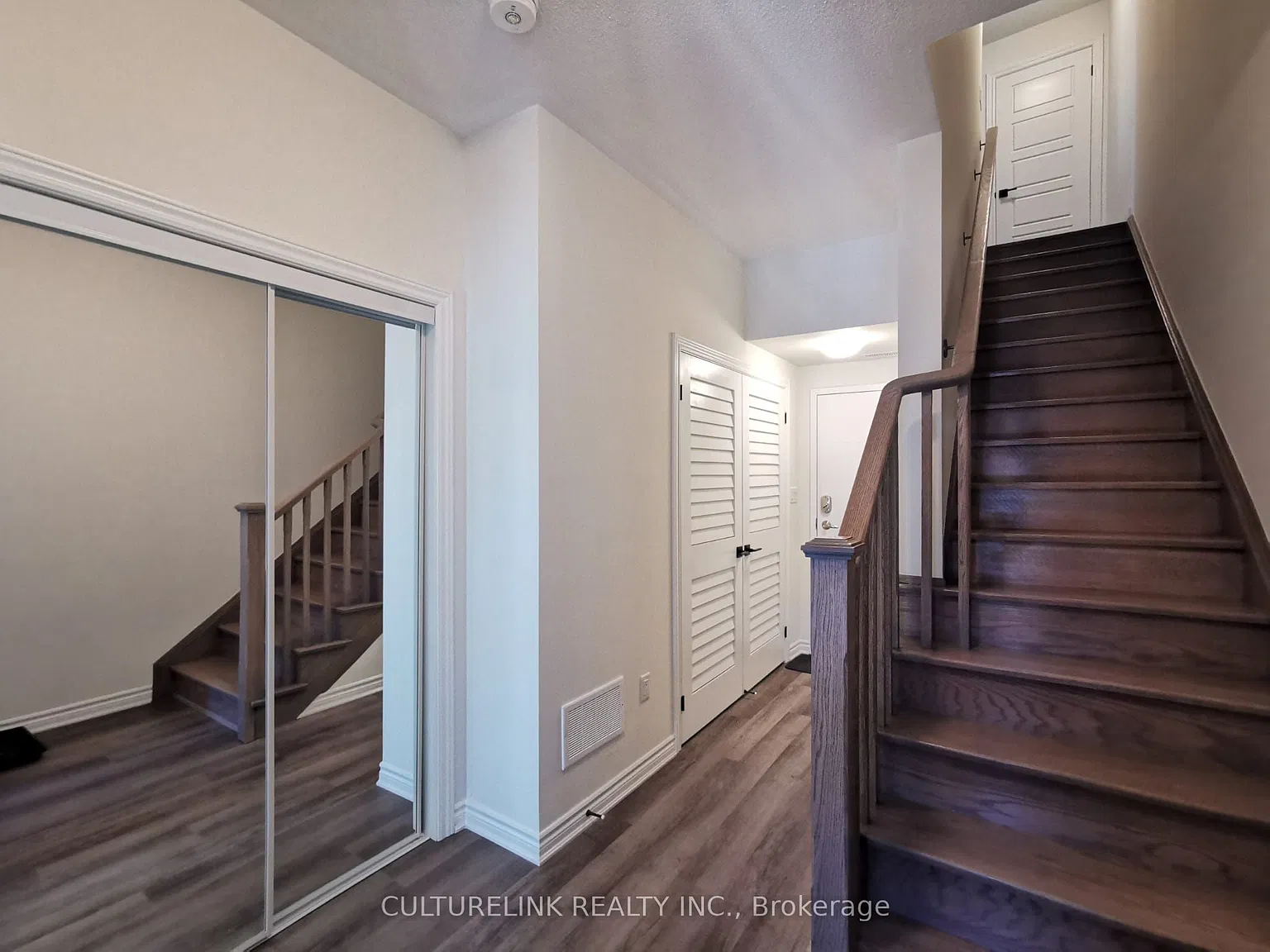 1034 Reflection Pl — Photo 3