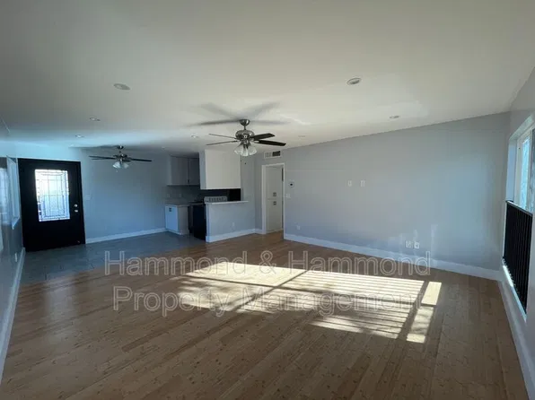 5722 Woodman Ave, Van Nuys, CA